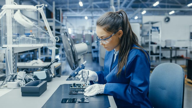 Manufacturing Challenges with Procurement Shortages and Supply Chain Disruptions.
